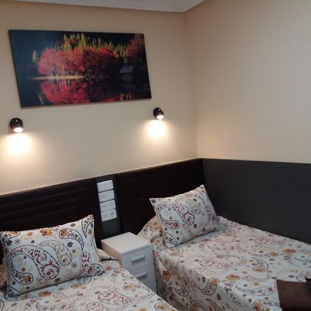 Hostal Numancia Мадрид Екстериор снимка