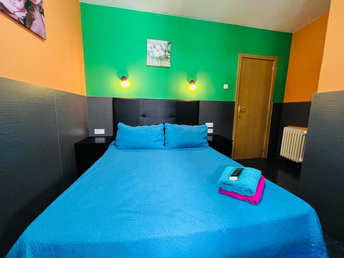 Hostal Numancia Мадрид Екстериор снимка