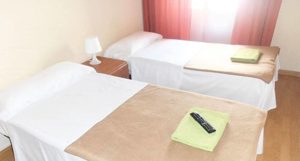 Hostal Numancia Мадрид Екстериор снимка